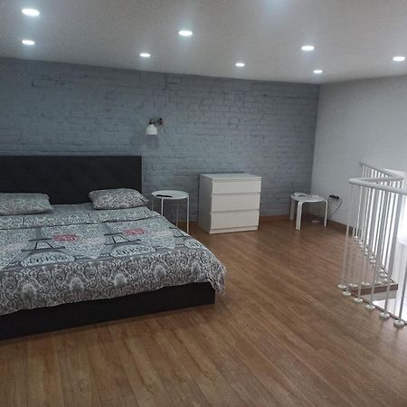 Smart City Apartament Lviv Buitenkant foto